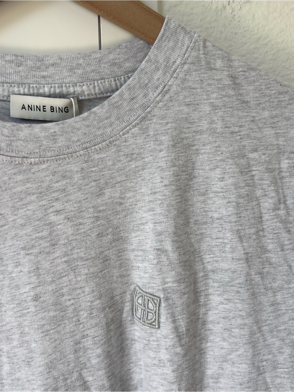 Anine Bing Lili Framed Monogram T-Shirt in Heather Grey NWT - Picture 3 of 9